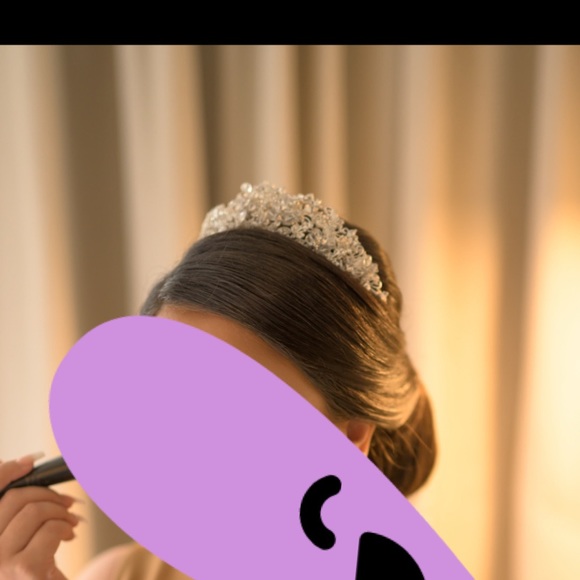 Beautiful wedding tiara - Picture 1 of 6